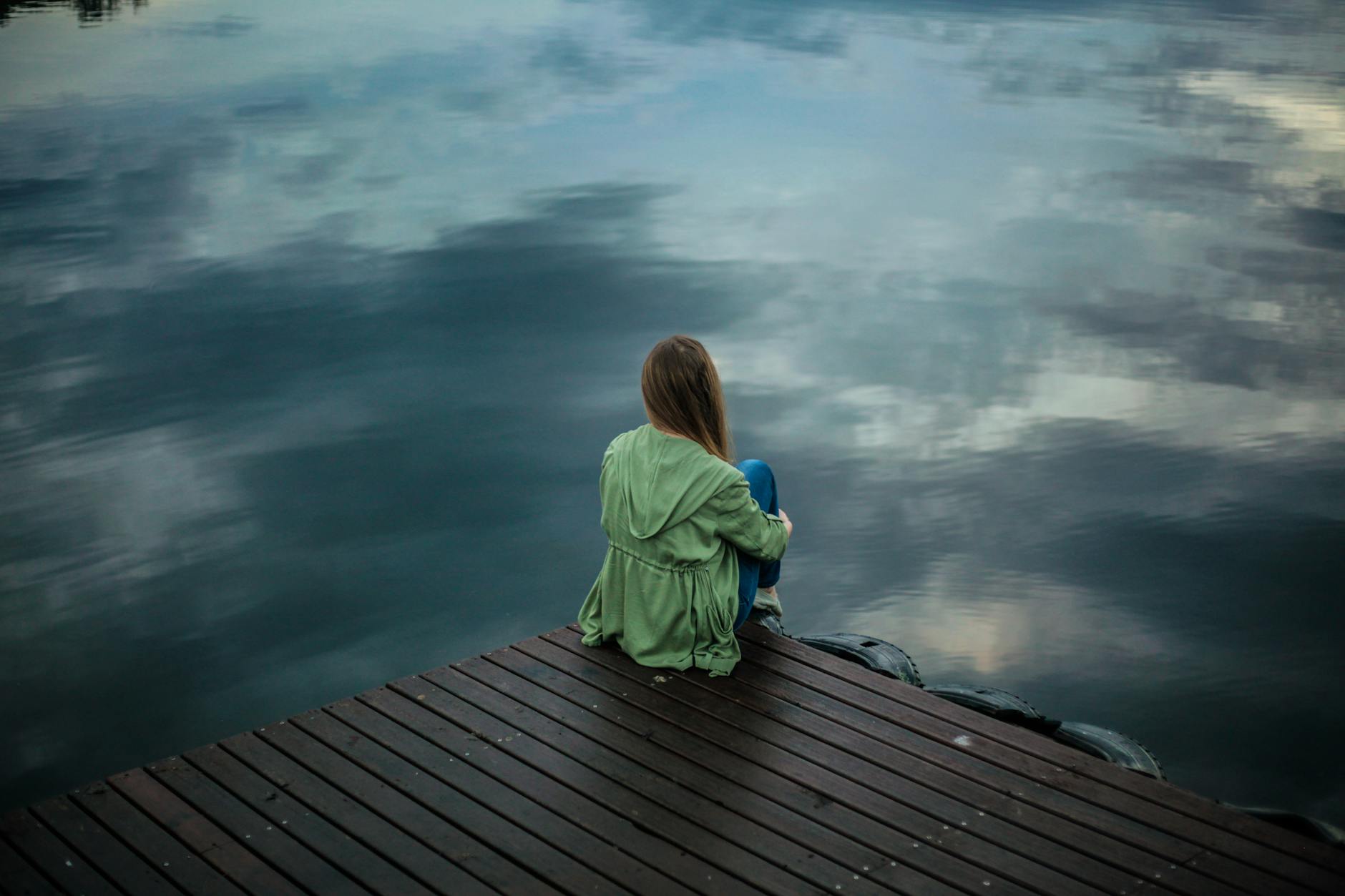 Avoidant Attachment & The Hidden Cost of Avoiding Your Emotions